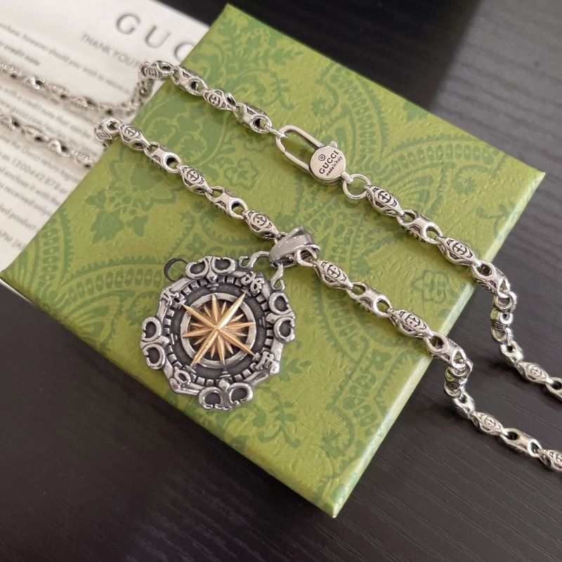 G*u*i necklaces
